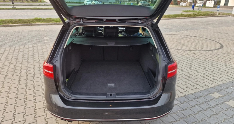 Volkswagen Passat cena 79000 przebieg: 108300, rok produkcji 2017 z Wolsztyn małe 137